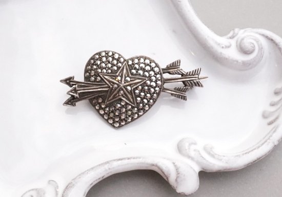 1960 マーカサイトハートアローブローチ - antique & vintage jewelry meltingpot(メルティングポット）