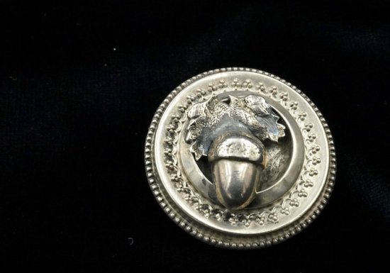1800後 イギリス製シルバーどんぐりブローチ - antique & vintage jewelry meltingpot(メルティングポット）