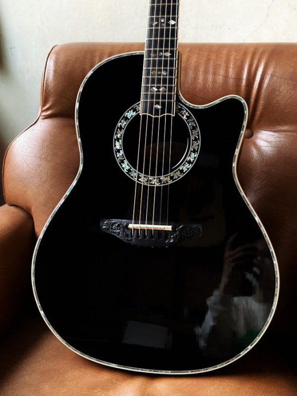 エレアコ黒アコースティックギター