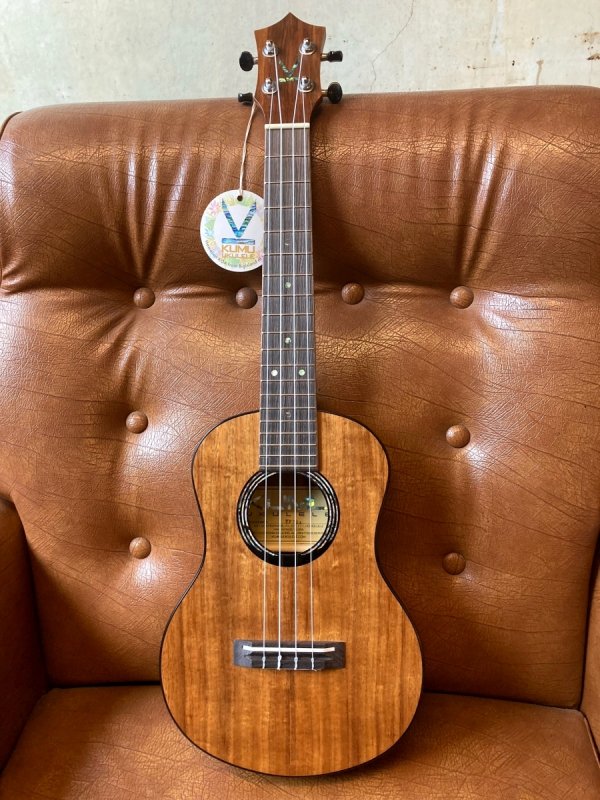 【即納可能＆送料無料】KUMU Ukulele TF-72A フェザー・シリーズ 薄胴サテン・フィニッシュ テナー [TF72A] 【チョイ傷大特価】  - CENTRALMUSIC〔セントラルミュージック〕愛媛・松山　エレキギター/ベース/アコースティックギター/ヴィンテージ