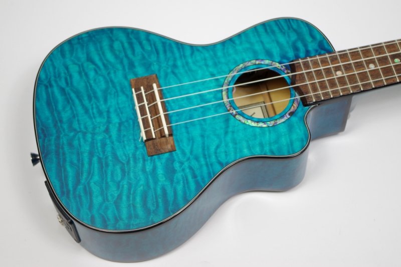 送料無料】LANIKAI ラニカイ QM-BLCEC Quilted Maple Blue Stain エレクトリックコンサートウクレレ 【特価品】  - CENTRALMUSIC〔セントラルミュージック〕愛媛・松山 エレキギター/ベース/アコースティックギター/ヴィンテージ