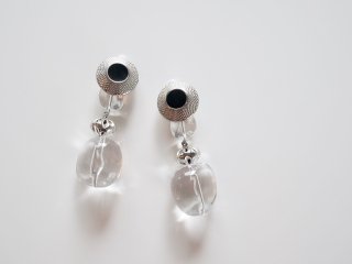Vintage crystal earrings / Black cabochon