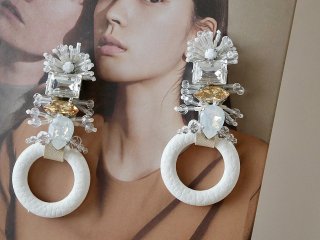 Mix bijou pierced&earrings /White leather