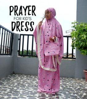 <img class='new_mark_img1' src='https://img.shop-pro.jp/img/new/icons1.gif' style='border:none;display:inline;margin:0px;padding:0px;width:auto;' />PRAYER DRESS FOR KIDS HEART PRINT