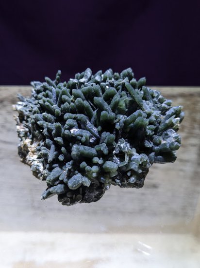 ブルームバーグ 緑水晶 GreenQuartz クラスター（ギリシャ産）A 鉱物