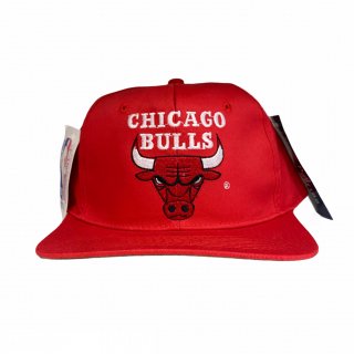 <img class='new_mark_img1' src='https://img.shop-pro.jp/img/new/icons15.gif' style='border:none;display:inline;margin:0px;padding:0px;width:auto;' />NBA Chicago Bulls Snap Back Cap(DEAD STOCK)
