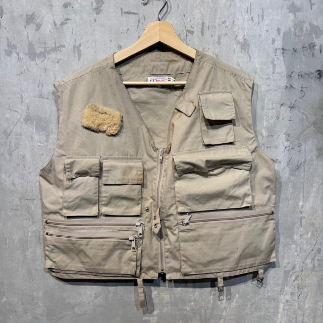 <img class='new_mark_img1' src='https://img.shop-pro.jp/img/new/icons15.gif' style='border:none;display:inline;margin:0px;padding:0px;width:auto;' />ORVIS Fishing Vest