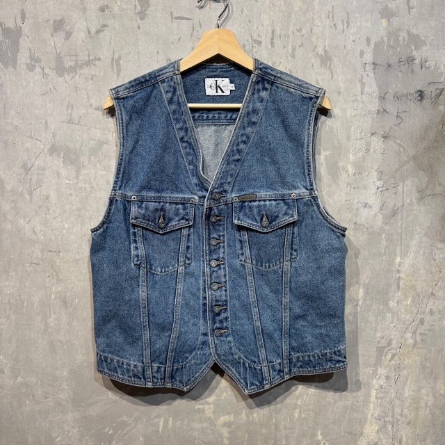 <img class='new_mark_img1' src='https://img.shop-pro.jp/img/new/icons15.gif' style='border:none;display:inline;margin:0px;padding:0px;width:auto;' />90's Calvin Klein Jeans Denim Vest