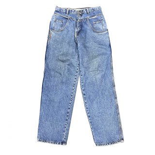 <img class='new_mark_img1' src='https://img.shop-pro.jp/img/new/icons15.gif' style='border:none;display:inline;margin:0px;padding:0px;width:auto;' />MAURICE MALONE Denim Pants