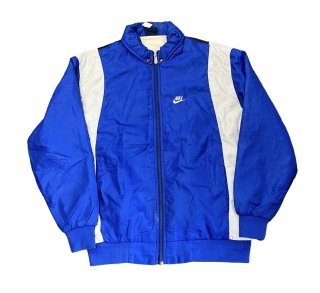 <img class='new_mark_img1' src='https://img.shop-pro.jp/img/new/icons15.gif' style='border:none;display:inline;margin:0px;padding:0px;width:auto;' />NIKE Track Jacket 