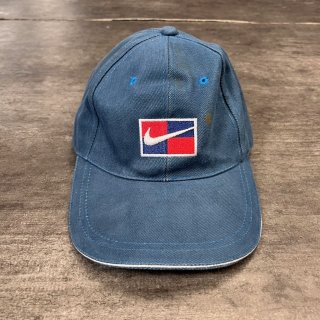 <img class='new_mark_img1' src='https://img.shop-pro.jp/img/new/icons15.gif' style='border:none;display:inline;margin:0px;padding:0px;width:auto;' />Bootleg NIKE Cap 