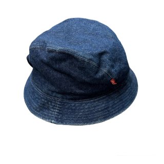 <img class='new_mark_img1' src='https://img.shop-pro.jp/img/new/icons15.gif' style='border:none;display:inline;margin:0px;padding:0px;width:auto;' />Levi's Hat