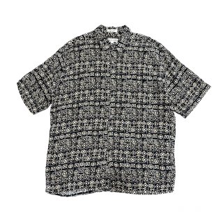 <img class='new_mark_img1' src='https://img.shop-pro.jp/img/new/icons15.gif' style='border:none;display:inline;margin:0px;padding:0px;width:auto;' />Pierre Cardin S/S Rayon Shirt