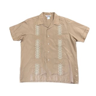 <img class='new_mark_img1' src='https://img.shop-pro.jp/img/new/icons15.gif' style='border:none;display:inline;margin:0px;padding:0px;width:auto;' />Open Collar S/S Cuba Shirt