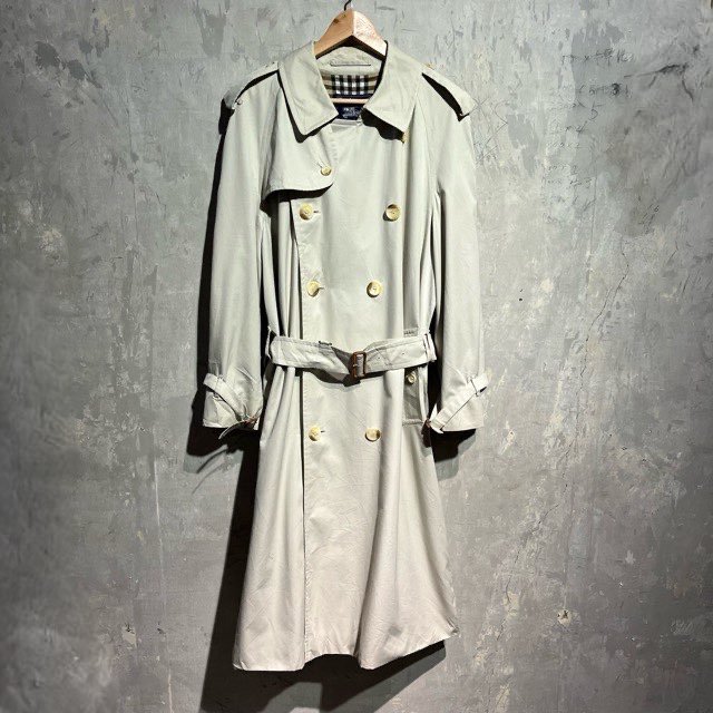 <img class='new_mark_img1' src='https://img.shop-pro.jp/img/new/icons15.gif' style='border:none;display:inline;margin:0px;padding:0px;width:auto;' />Burberry Double Trench Coat MADE IN ENGLAND