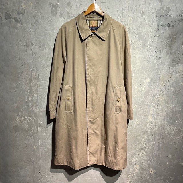 <img class='new_mark_img1' src='https://img.shop-pro.jp/img/new/icons15.gif' style='border:none;display:inline;margin:0px;padding:0px;width:auto;' />Burberry Balmacaan Coat MADE IN ENGLAND