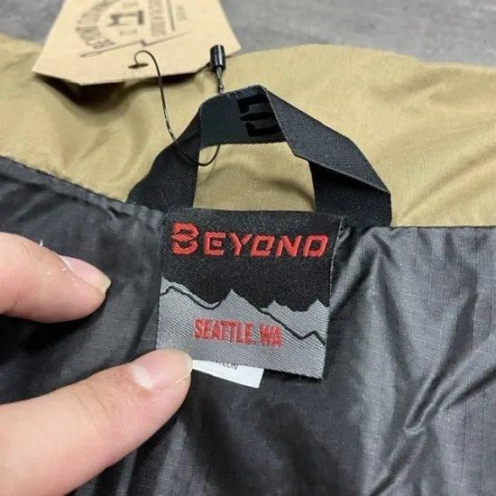 DEAD STOCK BEYOND CLOTHING Level7 Primaloft Jacket - Shibuya
