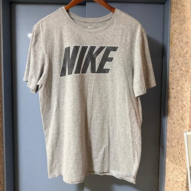 <img class='new_mark_img1' src='https://img.shop-pro.jp/img/new/icons15.gif' style='border:none;display:inline;margin:0px;padding:0px;width:auto;' />Nike S/S Tee 