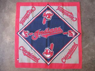 <img class='new_mark_img1' src='https://img.shop-pro.jp/img/new/icons15.gif' style='border:none;display:inline;margin:0px;padding:0px;width:auto;' />90's Cleveland Indians Bandanna (Dead Stock)