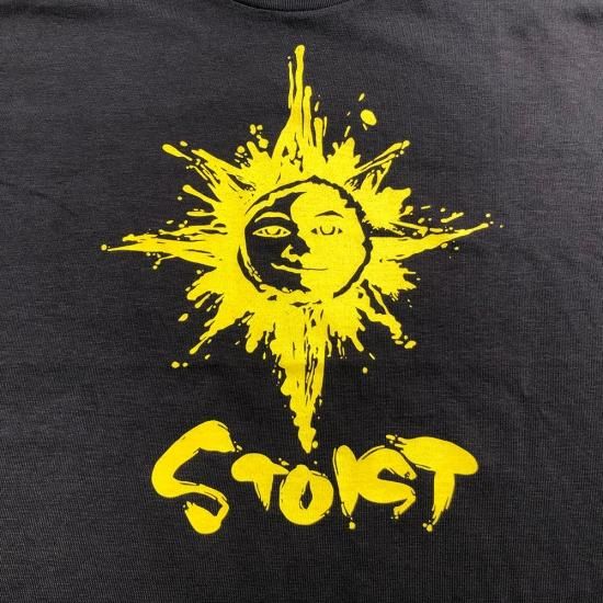 STOIST INK LOGO T-Shirts (Dark Charcoal & Yellow) - 釣りを