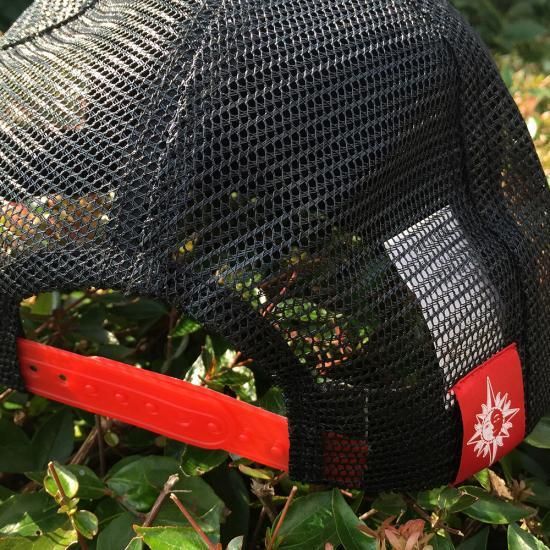 NUTS & VOLTZ LOGO MESH CAP (Black & Red) - 釣りをもっと NUTS & VOLTZ LOGO MESH CAP (Black & Red) - 釣りをもっと