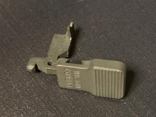 ùʡšWILSON COMBAT - AR-15 TACTICAL BOLT RELEASE