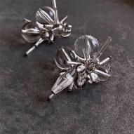 モンシロ｜ピオニーラインピアス - ウエディングアクセサリー
