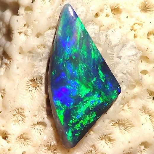 ブラックオパール 2.0ct - オパール専門店　Flashfire-Opals-Japan