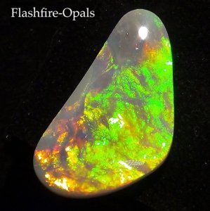 ボルダーオパール 原石900グラム - オパール専門店 Flashfire-Opals-Japan