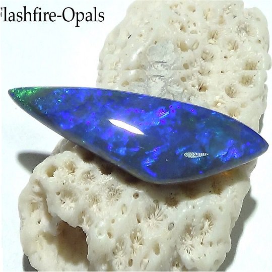 ブラックオパール 8.91ct - オパール専門店　Flashfire-Opals-Japan