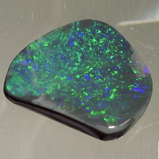 ブラックオパール 6.15ct - オパール専門店 Flashfire-Opals-Japan