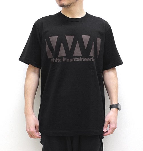 WM LOGO PRINTED T-SHIRT（ホワイトマウンテニアリングロゴプリントT