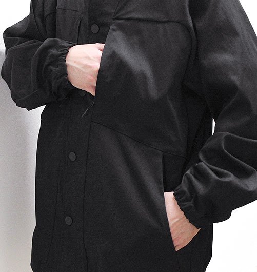 STRETCHED TWILLED COACH JACKET（ストレッチツイルコーチジャケット