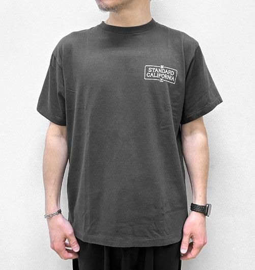 スタンダード限定 S/S STANDARD HEM LOGO TEE - Tシャツ/カットソー