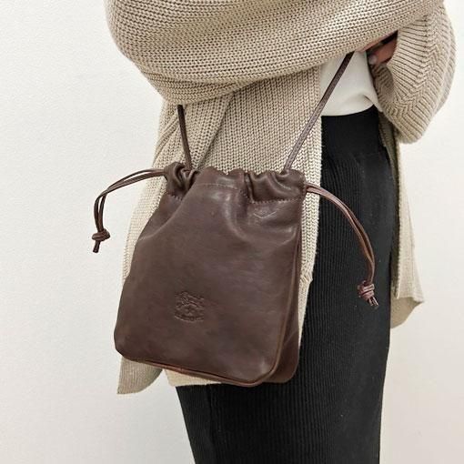 クロスボディバッグ - IL BISONTE（イルビゾンテ）