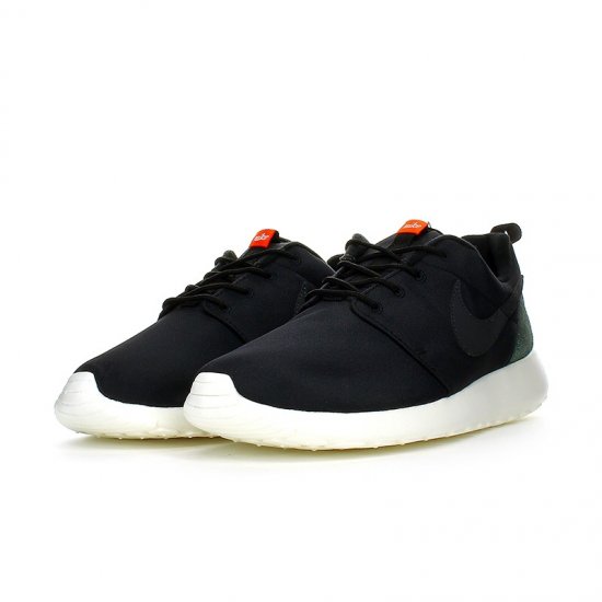 ＮＩＫＥ ナイキ ＲＯＳＨＥ ＯＮＥ ＲＥＴＲＯ アナザーエディション