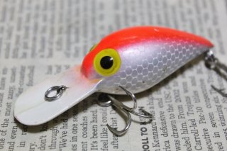 STORM WIGGLE WART V8 Fluorescent Red Scale