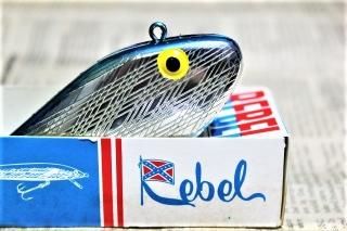 REBEL WIGGLE SHAD