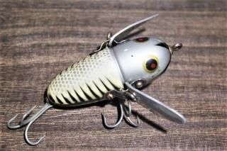 <img class='new_mark_img1' src='https://img.shop-pro.jp/img/new/icons13.gif' style='border:none;display:inline;margin:0px;padding:0px;width:auto;' />HEDDON CRAZY CRAWLER   [WOOD]