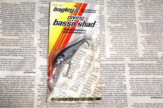 <img class='new_mark_img1' src='https://img.shop-pro.jp/img/new/icons13.gif' style='border:none;display:inline;margin:0px;padding:0px;width:auto;' />bagley's Diving Bass'n Shad