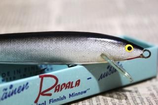 <img class='new_mark_img1' src='https://img.shop-pro.jp/img/new/icons13.gif' style='border:none;display:inline;margin:0px;padding:0px;width:auto;' />OLD RAPALA FLOATING F13 [S]