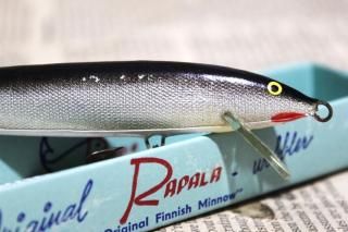 <img class='new_mark_img1' src='https://img.shop-pro.jp/img/new/icons13.gif' style='border:none;display:inline;margin:0px;padding:0px;width:auto;' />OLD RAPALA FLOATING F13 [S]