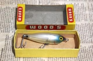 <img class='new_mark_img1' src='https://img.shop-pro.jp/img/new/icons13.gif' style='border:none;display:inline;margin:0px;padding:0px;width:auto;' />WOOD'S MFG.CO SPOT TAIL MINNOW [floater]