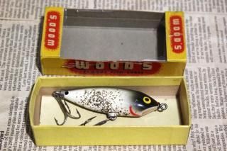<img class='new_mark_img1' src='https://img.shop-pro.jp/img/new/icons13.gif' style='border:none;display:inline;margin:0px;padding:0px;width:auto;' />WOOD'S MFG.CO SPOT TAIL MINNOW [floater]
