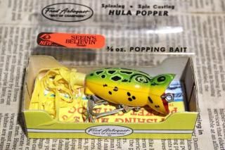 <img class='new_mark_img1' src='https://img.shop-pro.jp/img/new/icons13.gif' style='border:none;display:inline;margin:0px;padding:0px;width:auto;' />FRED ARBOGAST HULA POPPER 3/8oz