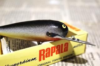 <img class='new_mark_img1' src='https://img.shop-pro.jp/img/new/icons13.gif' style='border:none;display:inline;margin:0px;padding:0px;width:auto;' />RAPALA DEEP DIVER90 DD90-7 [S]