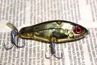 <img class='new_mark_img1' src='https://img.shop-pro.jp/img/new/icons13.gif' style='border:none;display:inline;margin:0px;padding:0px;width:auto;' />BOMBER RIP SHAD