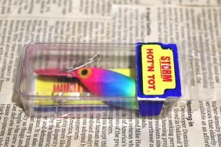 <img class='new_mark_img1' src='https://img.shop-pro.jp/img/new/icons13.gif' style='border:none;display:inline;margin:0px;padding:0px;width:auto;' />STORM THIN FIN HOT'N TOT 