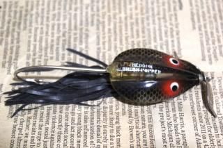 <img class='new_mark_img1' src='https://img.shop-pro.jp/img/new/icons13.gif' style='border:none;display:inline;margin:0px;padding:0px;width:auto;' />HEDDON BRUSH POPPER