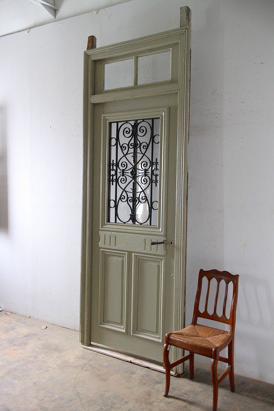 飾り窓のあるアンティーク玄関ドア オリジナル木枠付き Bon Cote フランス アンティークドア 輸入販売 Diy感覚で取り付け簡単使えるドア多数在庫